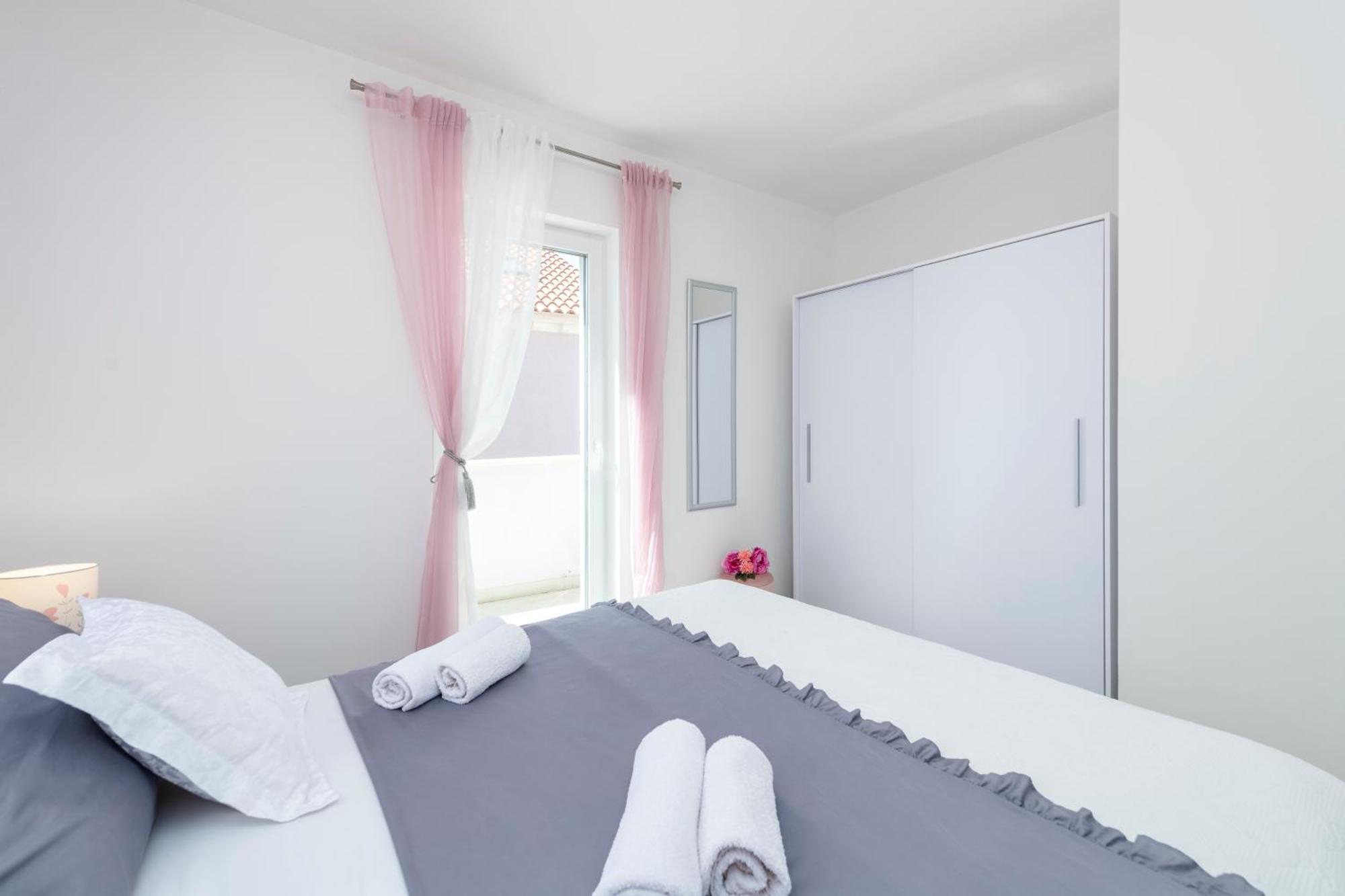 Apartments Lana Mlini Exteriér fotografie